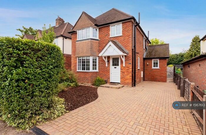 5 Bedroom Detached House To Rent In Cherry Tree Avenue, Guildford, GU2
