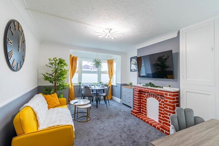 2 Bedroom Flat To Rent In Highland Road, Southsea, Portsmouth, PO4