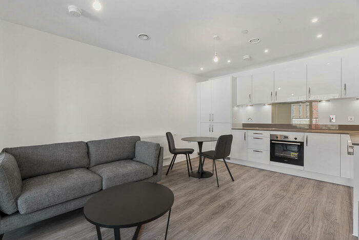 1 Bedroom Apartment To Rent In Fortunes Dock, Canning Town London, E16