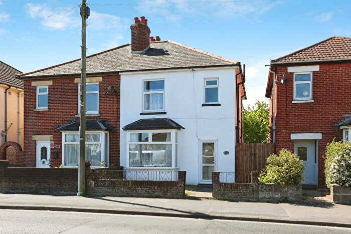 3 Bedroom Semi-Detached House For Sale In Brockhurst Road, Gosport, PO12