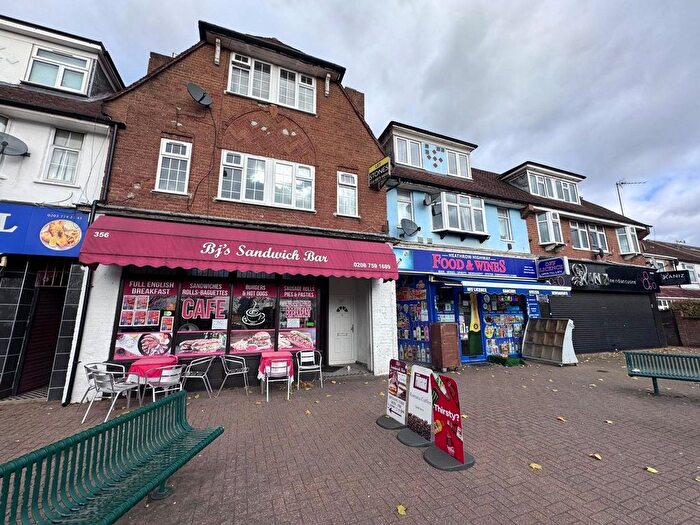 3 Bedroom Flat To Rent In Bath Road, Harmondsworth, Greater London, UB7