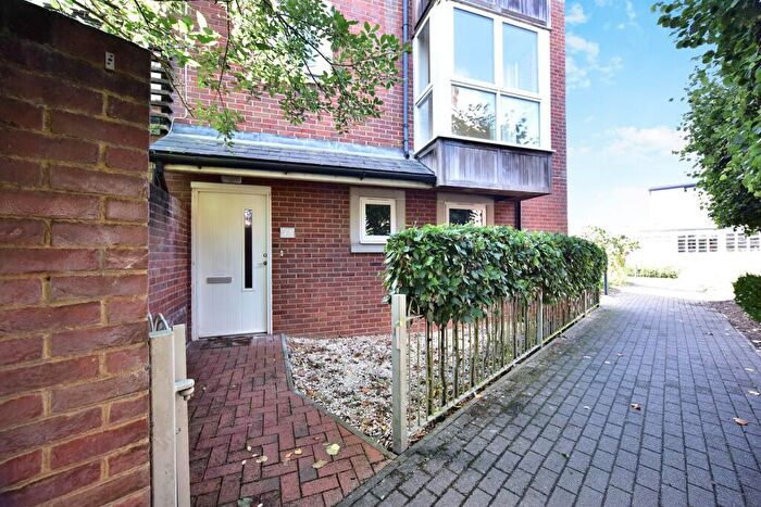 3 Bedroom Town House For Sale In Braeburn Way, Kings Hill, West Malling, ME19