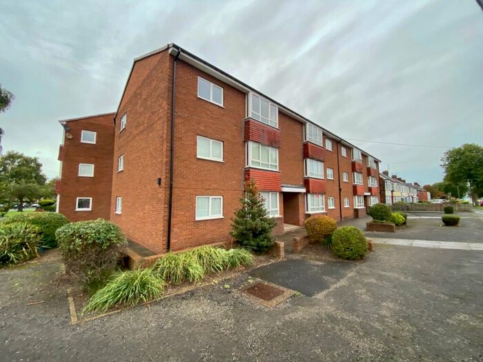 2 Bedroom Flat To Rent In Kingston Road, Willerby, Hull, East Yorkshire, HU10