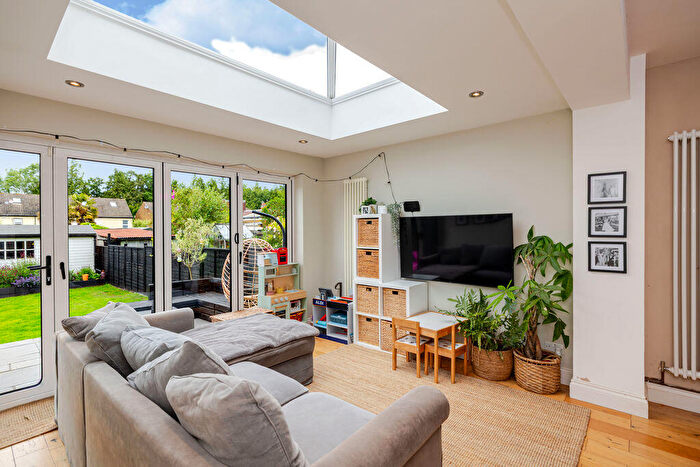3 Bedroom End Of Terrace House For Sale In Homestead Road, Caterham, CR3