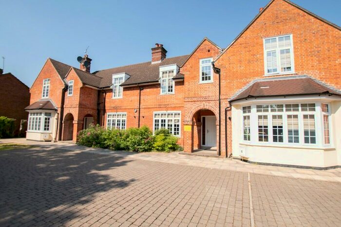 2 Bedroom Apartment To Rent In Seymour Road, Upper Shirley, Hampshire, SO16