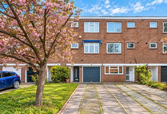 3 Bedroom Town House For Sale In Highland Road, Shortlands, Bromley, BR1