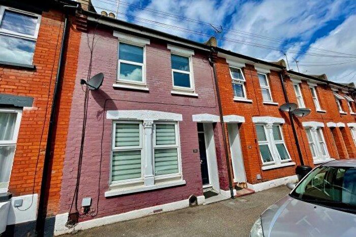 3 Bedroom Terraced House To Rent In Church Street, Rochester, ME1