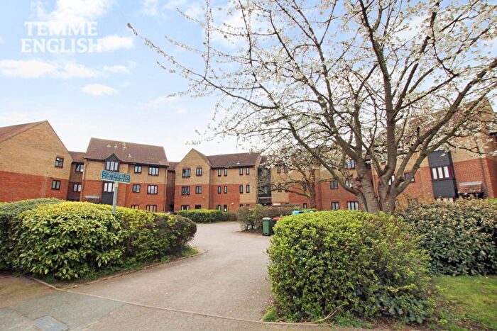 1 Bedroom Flat For Sale In Copperfields, Basildon, SS15