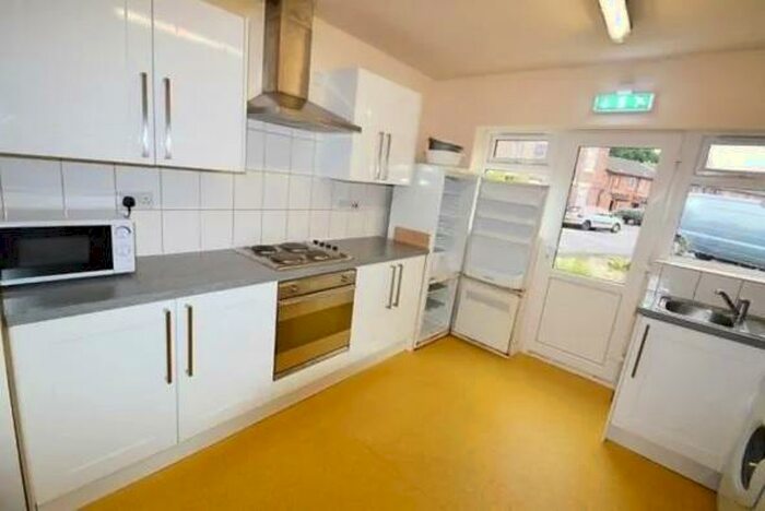 6 Bedroom Semi-Detached House To Rent In £ Pppw, Clifton Boulevard, NG7