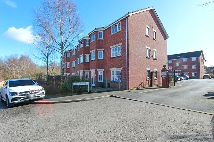 2 Bedroom Flat For Sale In Dingle Close, Radcliffe, M26