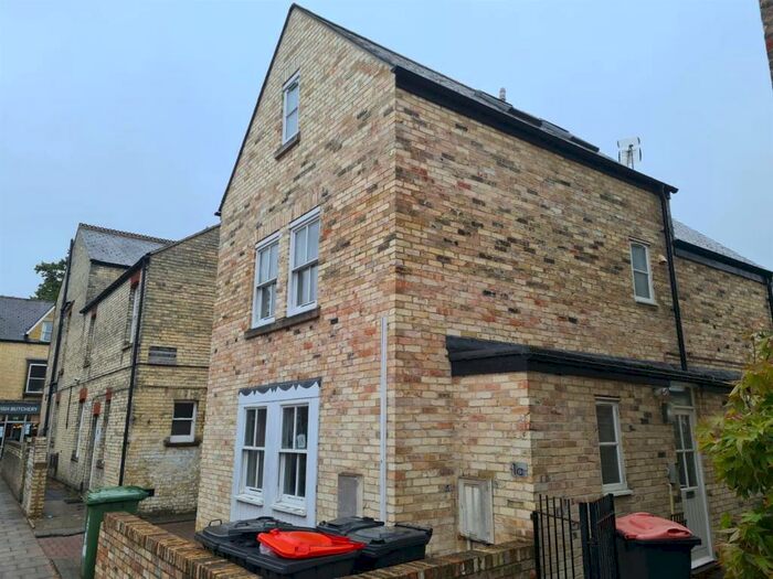 6 Bedroom House To Rent In A Willis Road, Cambridge, CB1