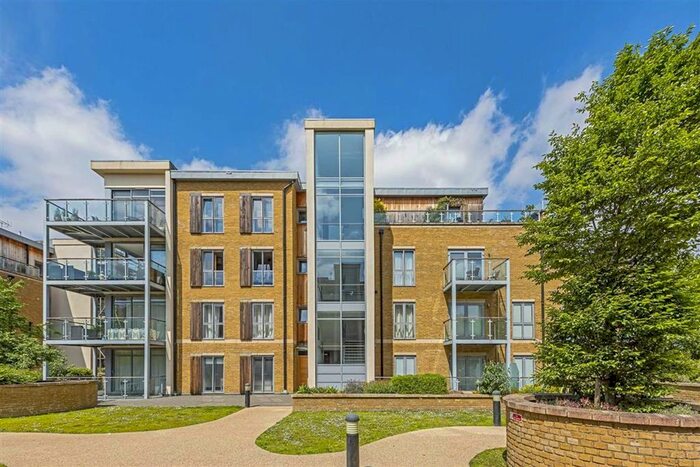 2 Bedroom Flat To Rent In Blagrove Road, Teddington, TW11