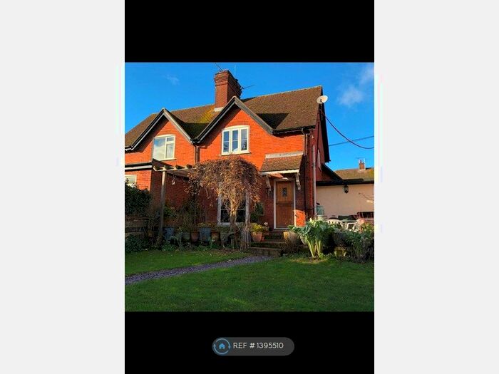 3 Bedroom Semi-Detached House To Rent In Goldfield Road, Tring, HP23