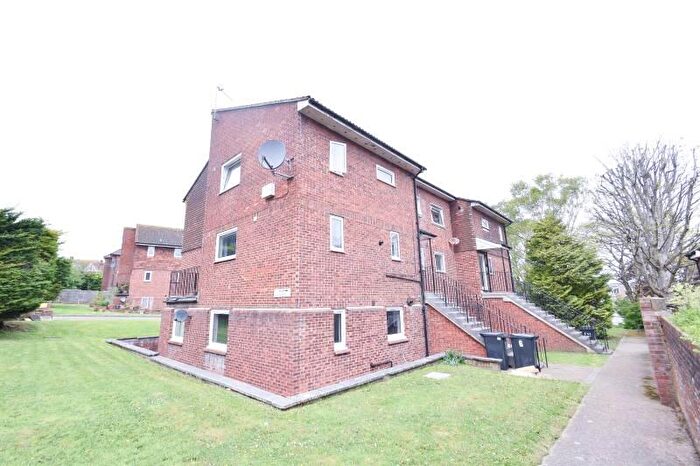 2 Bedroom Flat To Rent In The Conifers, Bedfordwell Road, Eastbourne, East Sussex, BN21