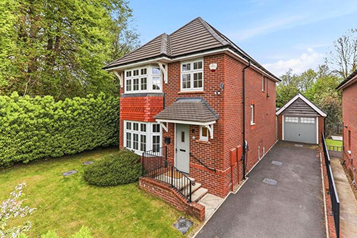4 Bedroom Detached House For Sale In Hawthorn Farm Road, Leeds, LS14