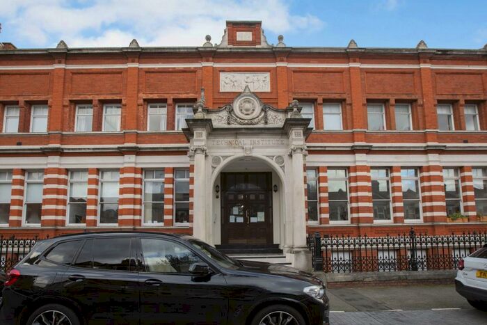 2 Bedroom Apartment To Rent In Adelaide Road, Leyton, E10