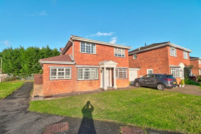 4 Bedroom Property To Rent In Fowlers Farm Road, Stokenchurch HP14