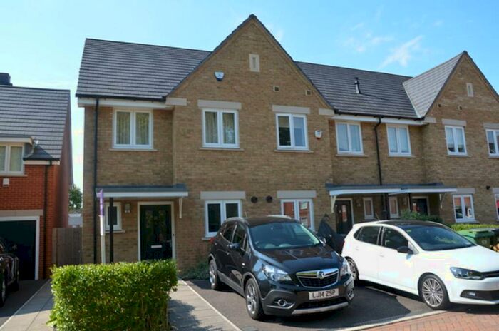 2 Bedroom End Of Terrace House To Rent In Farmside Place, Epsom, Surrey, KT19