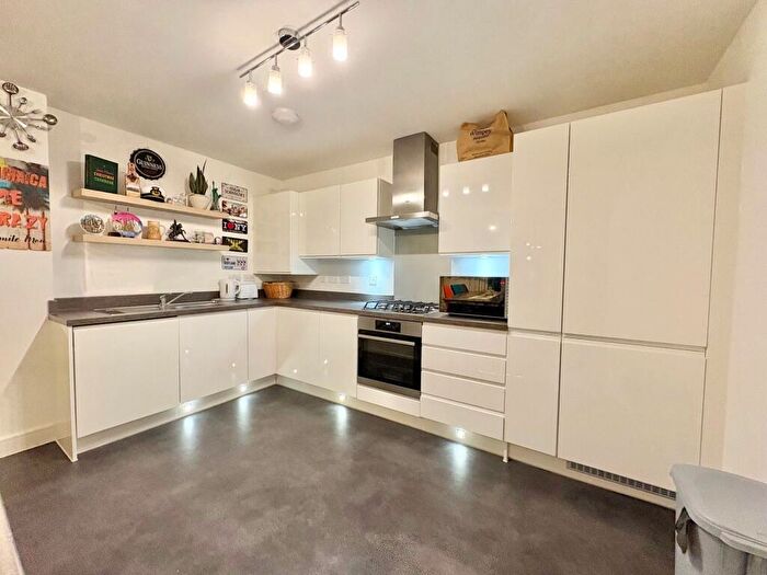 2 Bedroom Flat For Sale In Galapagos Grove, Bletchley, MK3