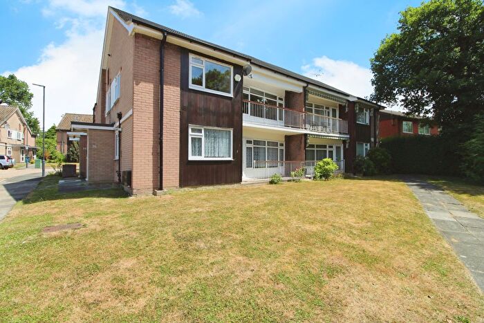 2 Bedroom Maisonette To Rent In Merryfield Gardens, Stanmore, HA7