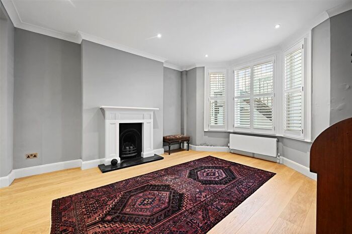 2 Bedroom Flat For Sale In Overstone Road, London, W6