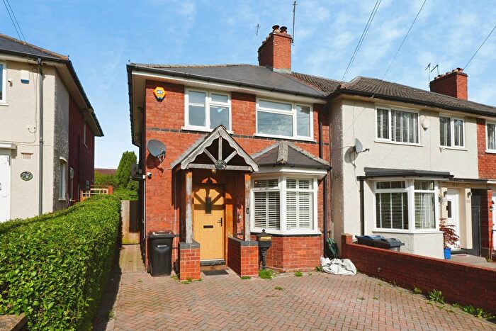 3 Bedroom Semi Detached House For Sale In Bristol Road South, Birmingham, B45