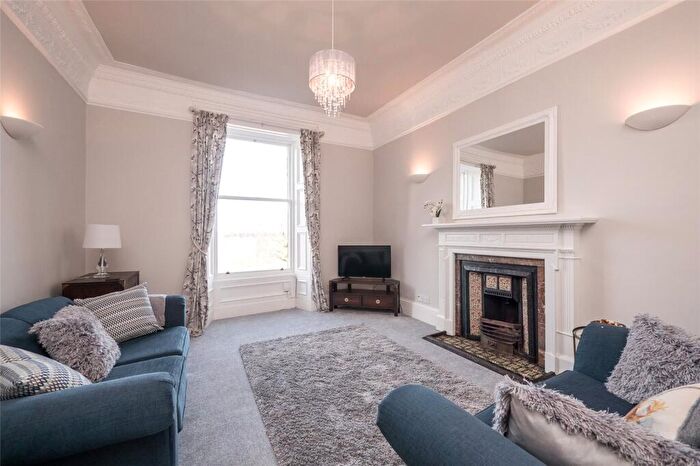 2 Bedroom Flat To Rent In Royal Crescent, Edinburgh, EH3
