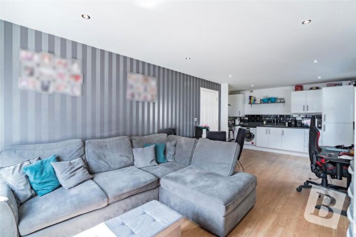 2 Bedroom Apartment For Sale In Victoria Road, Ongar, Essex, CM5