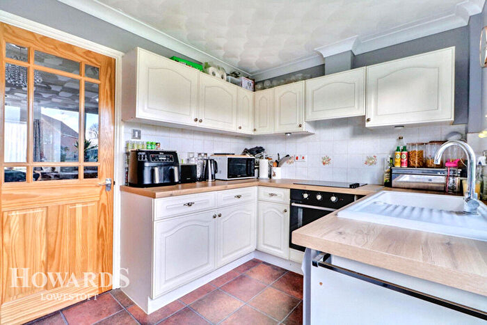 3 Bedroom Semi-Detached House For Sale In Swift Close, Lowestoft, NR33