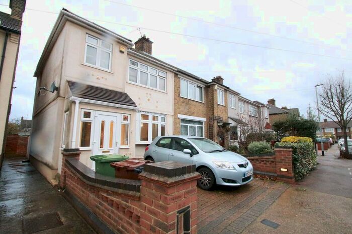 3 Bedroom Terraced House To Rent In Winstead Gardens, Dagenham RM10