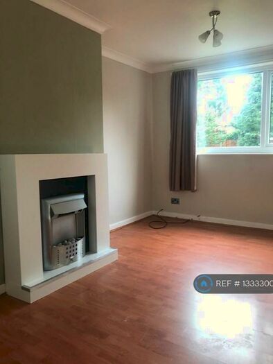 2 Bedroom Semi-Detached House To Rent In Kingsway, Dukinfield, SK16