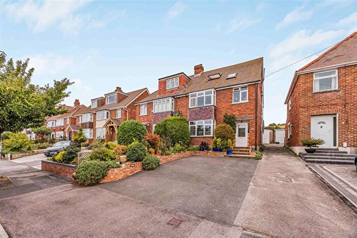 4 Bedroom Semi-Detached House For Sale In Woodfield Avenue, Portsmouth, PO6