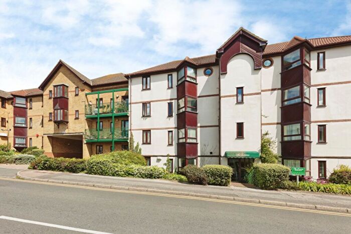 2 Bedroom Flat For Sale In Victoria Road, Ramsgate, Kent, CT11