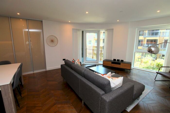 3 Bedroom Apartment To Rent In Manners House, KT1