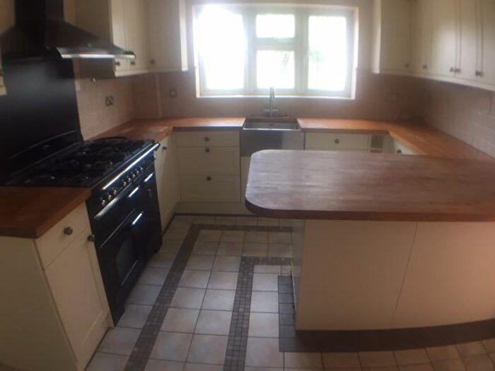 4 Bedroom Detached House To Rent In Burford Close, LU3