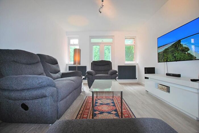 1 Bedroom Flat For Sale In Arnewood Close, London, SW15