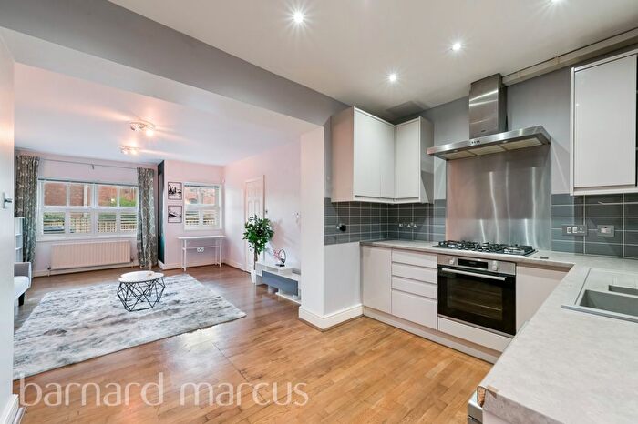 4 Bedroom Property To Rent In Freeland Road, London, W5