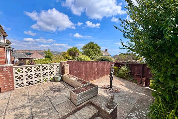 3 Bedroom End Of Terrace House For Sale In Mariners Drive, Swanage, BH19 - Photo 2