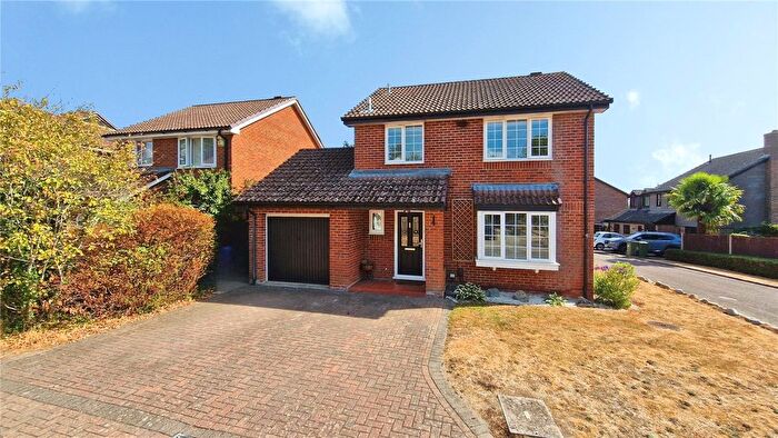 3 Bedroom Detached House For Sale In Wiggett Grove, Binfield, Bracknell, Berkshire, RG42