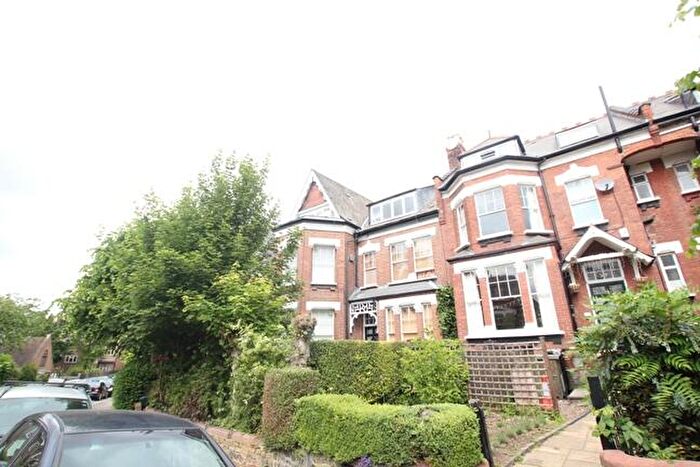 Apartment To Rent In Church Crescent, Muswell Hill, London, N10