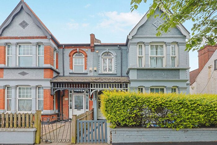 1 Bedroom Flat To Rent In Sutton Lane South, London, W4