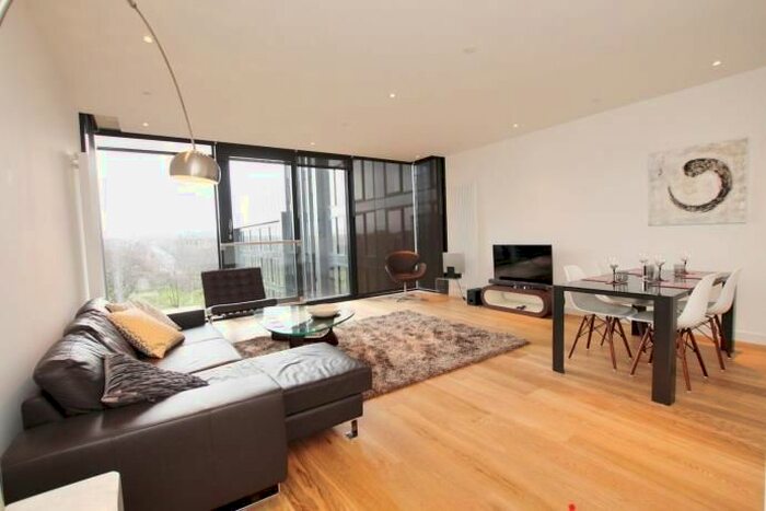 2 Bedroom Flat To Rent In Simpson Loan, Edinburgh, EH3