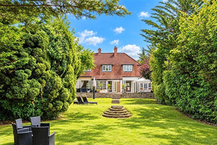 3 Bedroom Detached House For Sale In Buckles Way, Banstead, SM7
