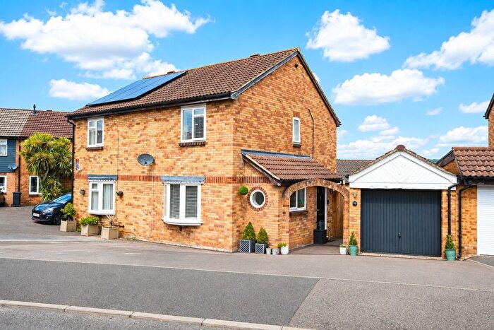 3 Bedroom Semi-Detached House For Sale In Gorham Drive, Maidstone, ME15