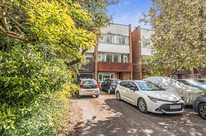 4 Bedroom Maisonette For Sale In Horwood Close, Headington, Oxford, OX3