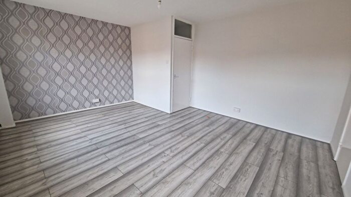 2 Bedroom Flat To Rent In Bilberry House, Watts Grove, London, E3