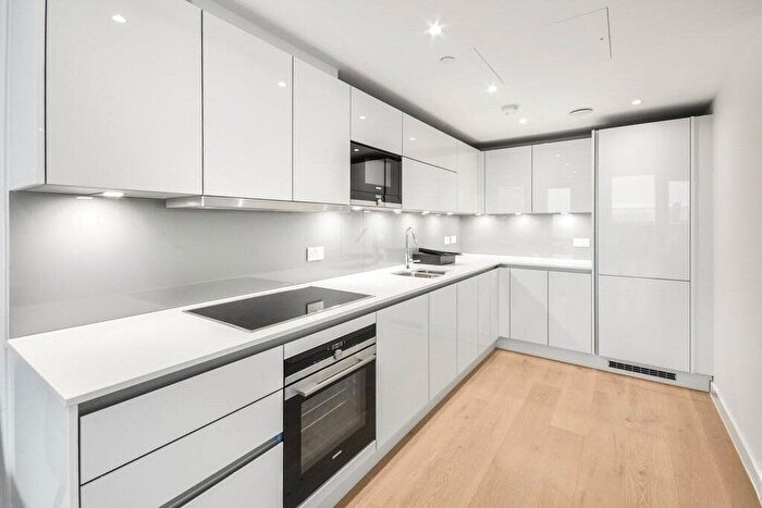 3 Bedroom Flat For Sale In Sky Villas, Islington, N4