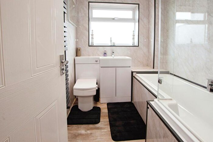 4 Bedroom Detached House For Sale In Bracken Road, Shirebrook, Mansfield, NG20