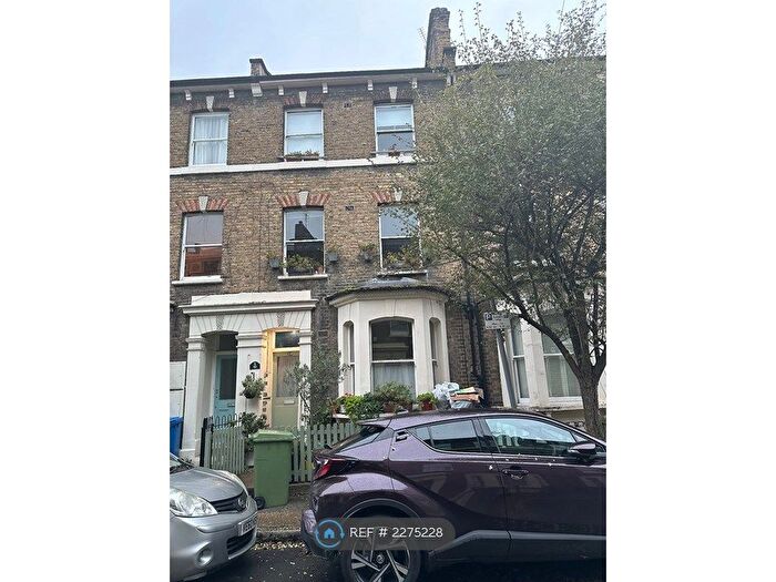 2 Bedroom Flat To Rent In Charleston Street, London, SE17