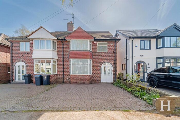 4 Bedroom Semi Detached House For Sale In Wentworth Park Avenue, Birmingham, B17